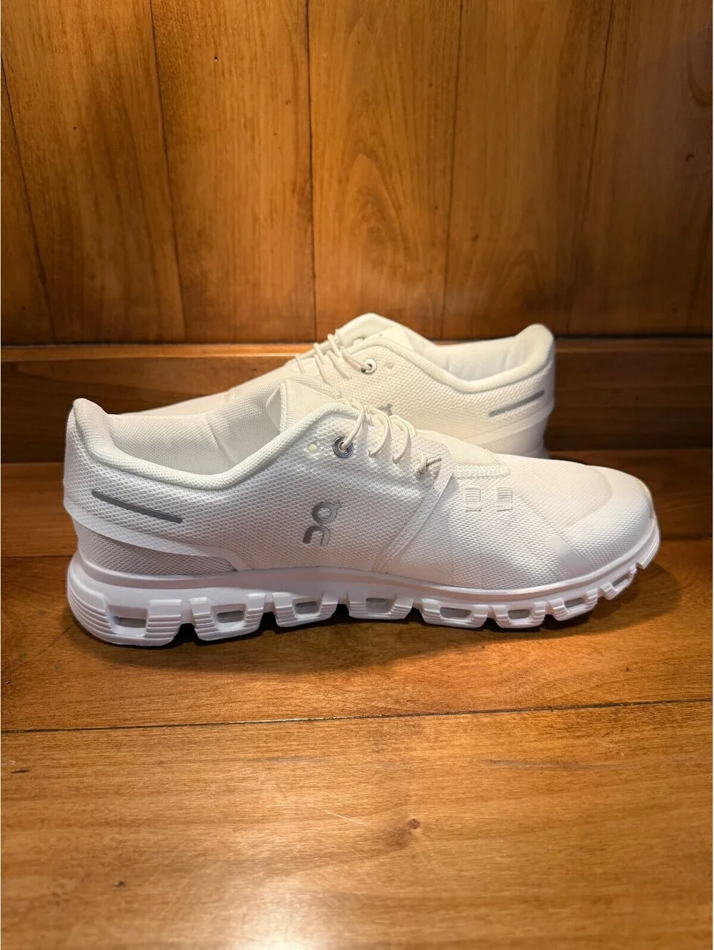New On Cloud 6 White Running Men's Shoes Size 8.5 or Women's 10